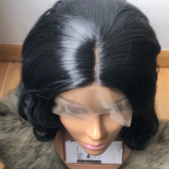 ?Jenica 12” BLACK MIDDLE PART WAVY BOB WIG *NEW*